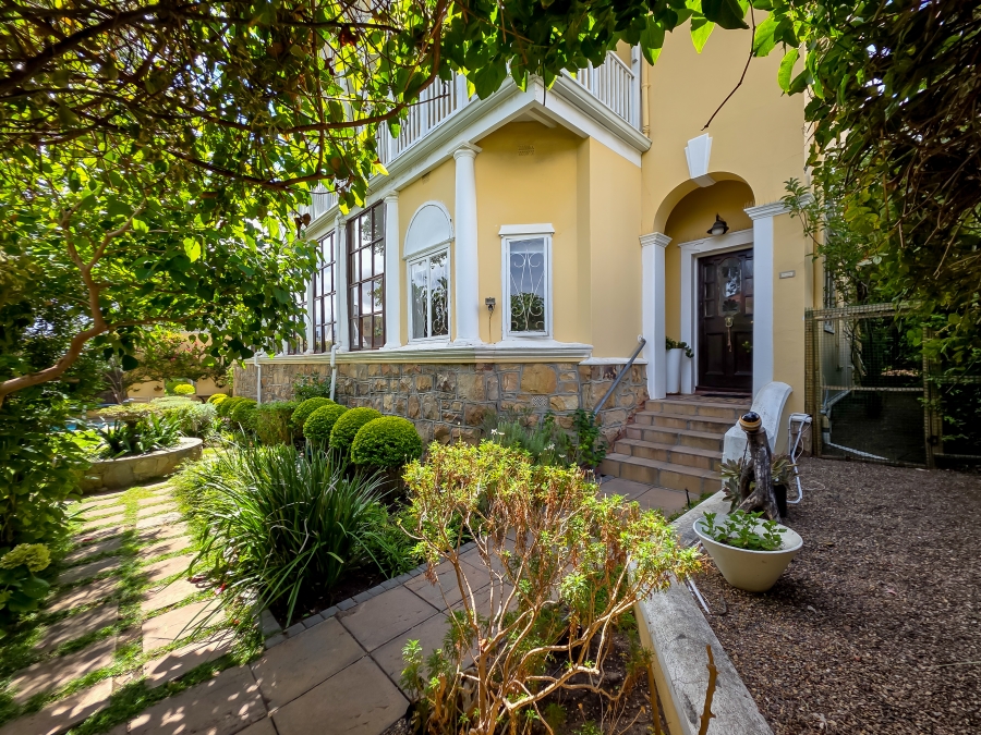 6 Bedroom Property for Sale in Sea Point Western Cape